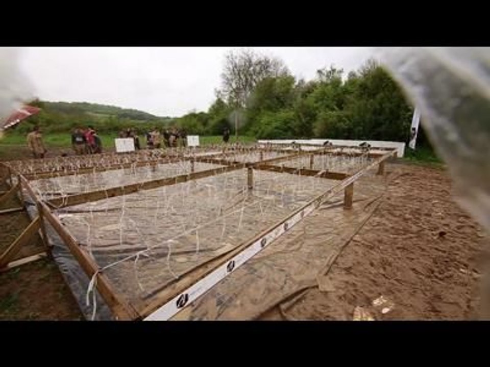 Adrénaline Shots : passage de l'obstacle de The Mud Day Paris du 8 mai 2014 de 15h30 à 15h44