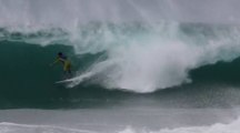 Jérémy Florès en free surf en Australie
