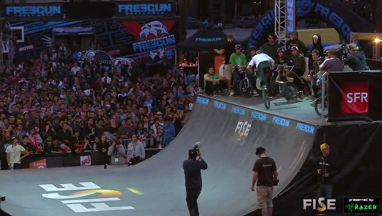World First : oppo downside whip to foot jam whip Alex Coleborn