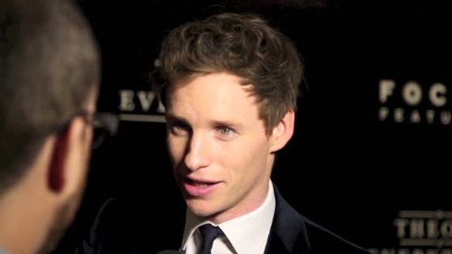 Eddie Redmayne Is Starstruck By Julia Roberts & Jennifer Aniston