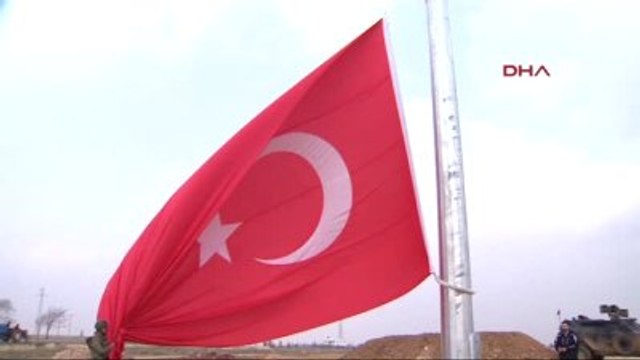 Şanlıurfa - Şalıurfa Kobani Sınırına Dev Türk Bayrağı Asıldı