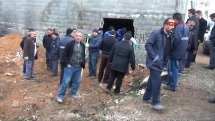 Gaziantep Erkek Cesedi Var Denilen Evde Kazı Çalışması Başlatıldı