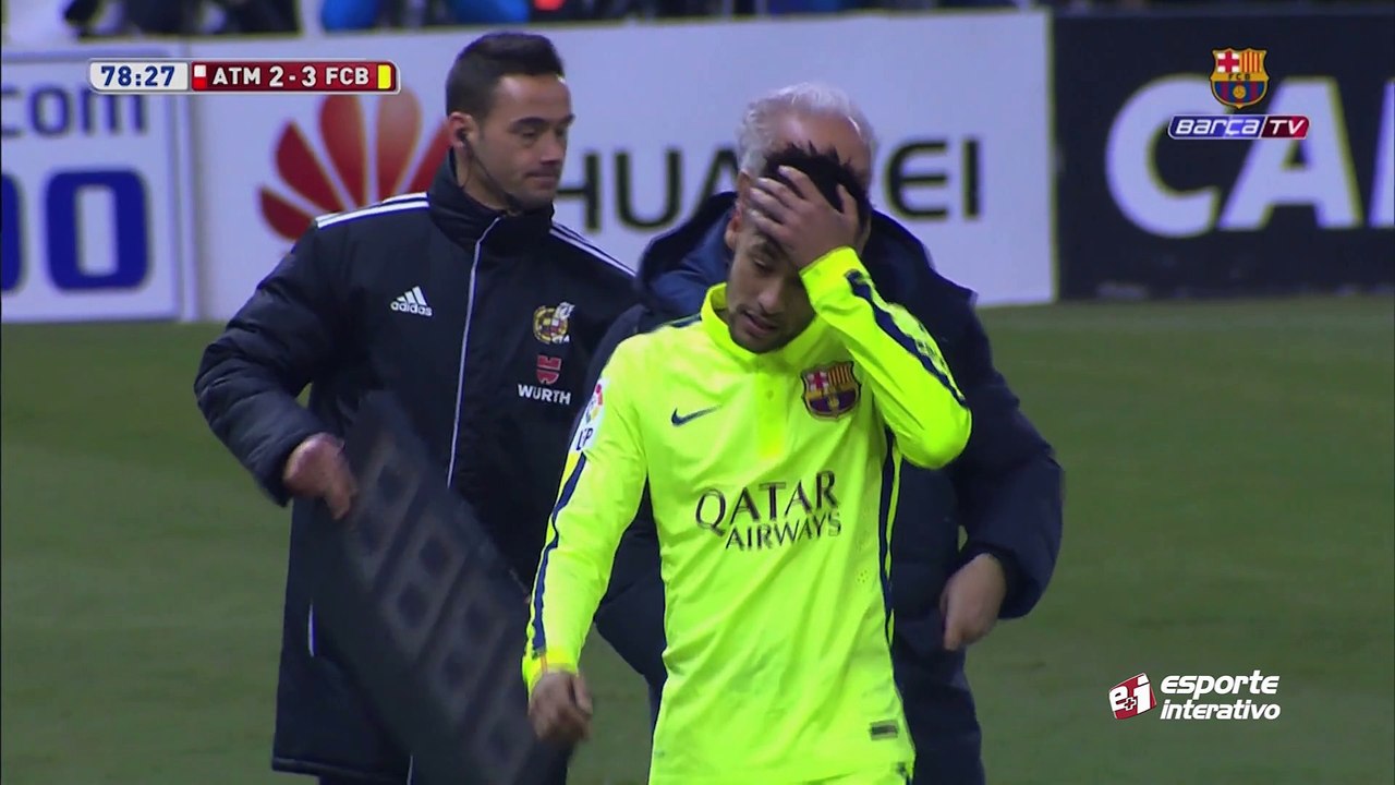 Neymar mostrou que não gostou nada de ser substituído mais um vez!