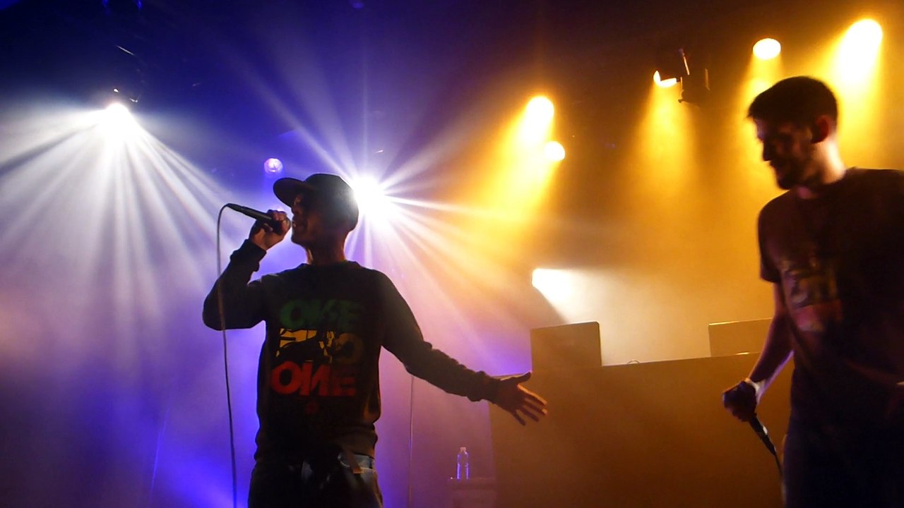 freestyle ti zion & Mc sanka backed by doctor bud au portail coucou (live)