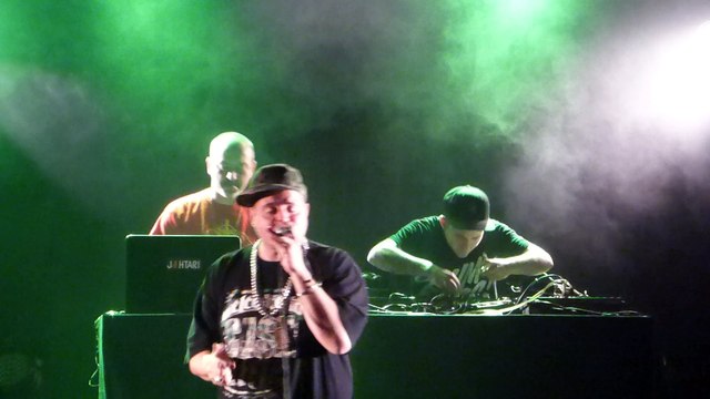 lord bitum backed by dj kafra au portail coucou reggae music (live)