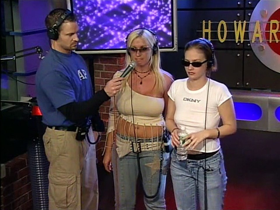 HTVOD - Rudy & Caryn Get Topless - 05-28-03 [WDM]