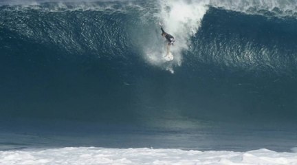 Retour de la compétition à Sunset, Pipeline en forme, et une pensée particulière...