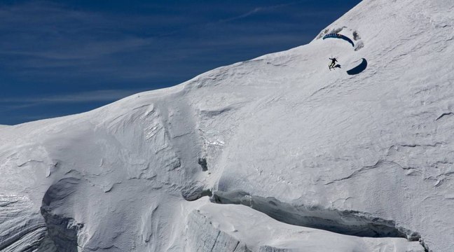 Aaron Durogati s’attaque au Breithorn en speedriding