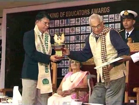 Governor OP Kohli gives away Educators Awards in Ahmedabad