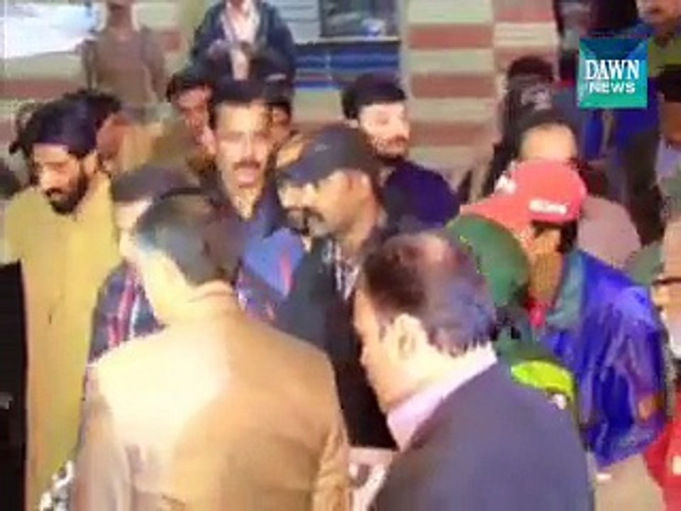 Altaf Hussain demand to arrest killer of party worker