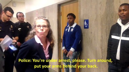 L'avocate Jami Tillotson arretée alors qu'elle défend son client contre des policiers