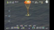 Un pilote sauvé par un parachute accroché à son avion