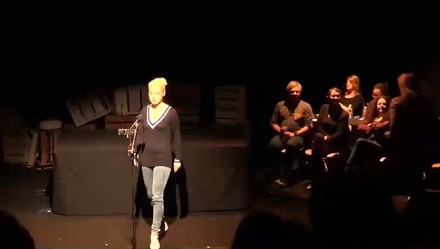 Les Pieds sur scène - Cécile Coulon