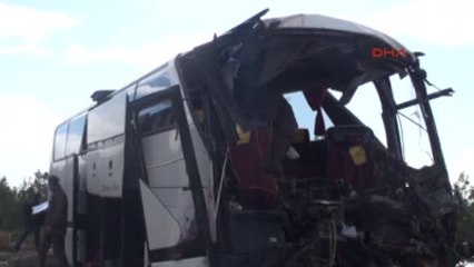 Antalya İşçi Taşıyan Otobüsle Tır Çarpıştı 5 Ölü-3