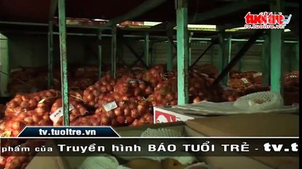 Phát hiện kho hàng chứa gần 5 tấn trái cây thối, mốc