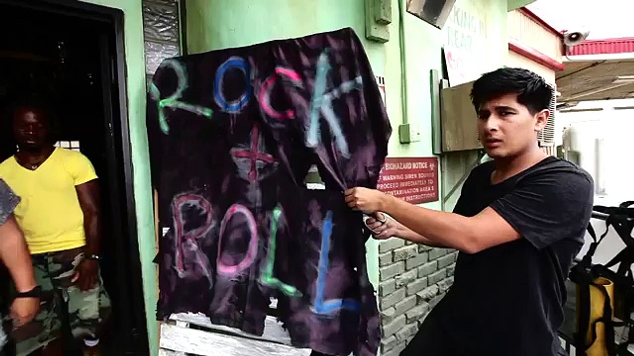 Avril Lavigne - Behind The Scenes of Rock N Roll