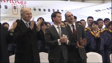 Manuel Valls accueilli en Chine sur l'air des Choristes