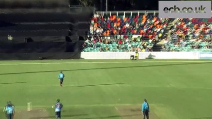 Wicket-Keeper Takes Impressive 'Running' Catch
