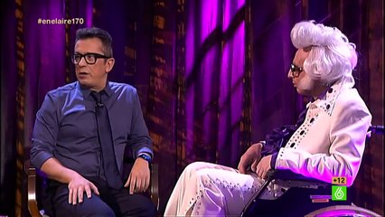 Berto Romero es Elvis- 'Elvis Presley está vivito, coleando ya no' - En el aire