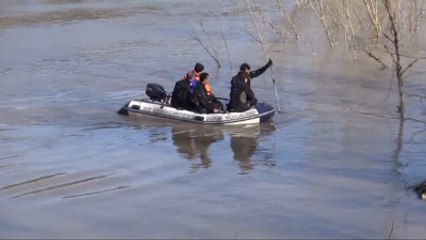 Kazada Ölen Öğretmen Çiftin Kayıp Çocuklarını Arama Çalışmaları Sürüyor