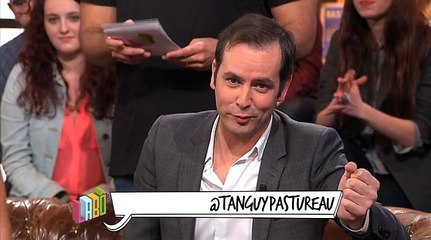 Arnaud Tsamère reçoit une peluche de Tanguy Pastureau - Le LabÔ² #LaboTV