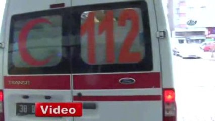 Kızına Otomobil Sürmeyi Öğreten Anne Otomobilin Altında Kaldı