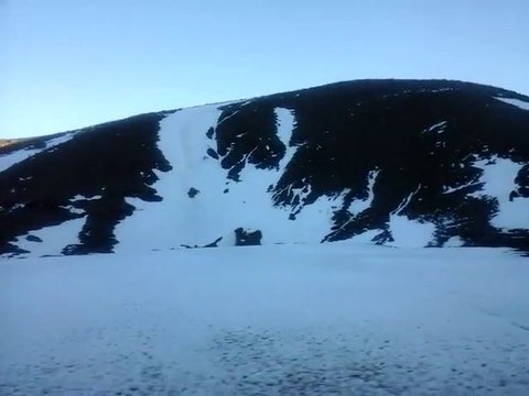 Fortes chutes de neige au Maroc