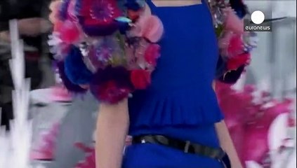 Chanel defilesi Paris'lileri hayrete düşürdü