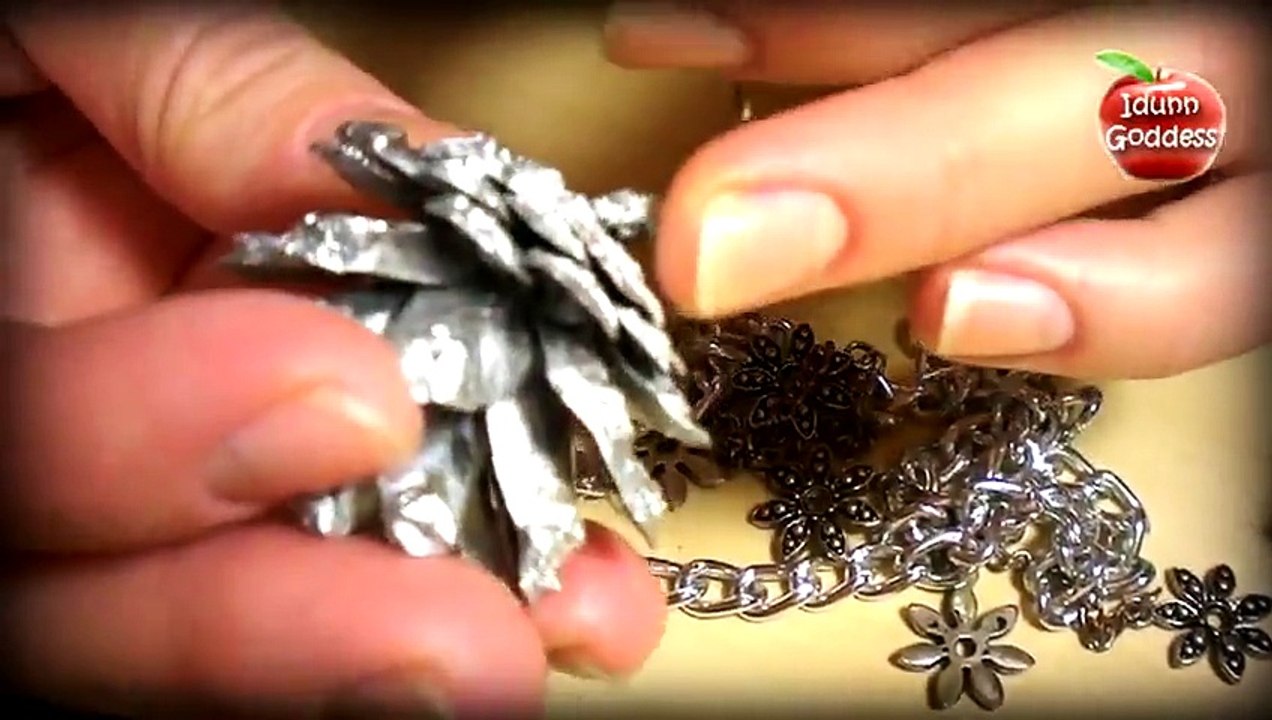 Pine Cone Earrings - Easy Homemade Earrings out of pine cones