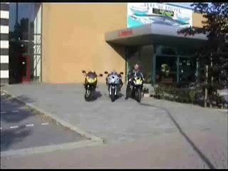 Régis fait de la moto