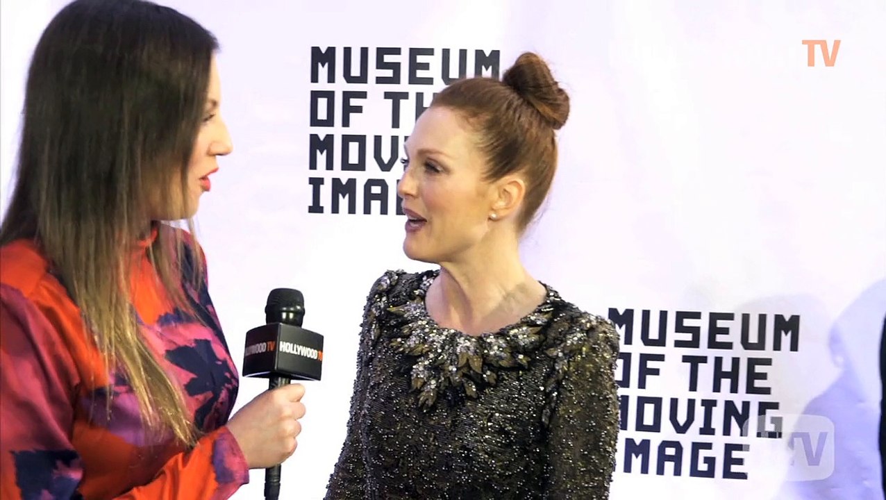 Julianne Moore honored in NYC - Hollywood TV