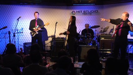 GUITARS ZZ Tokyo 2014 "Shadoogie"(Marvin-Welch-Harris-Meehan) et F.B.I.(Gormley)