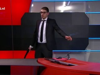 Un homme armé interrompt le JT de 20 h de la chaine néerlandaise NOS