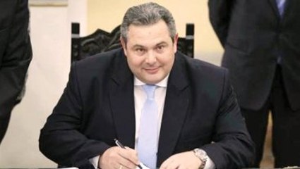 Yunan Savunma Bakanı'nın İlk İcraatı Kardak'a Çelenk