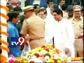 RK Laxman Death: Raj Thackeray payHomage-TV9
