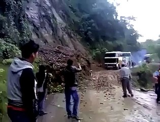Dunya News-A Very Dangerous Road Accident