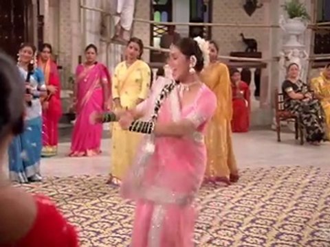 Yeh Galiyan Yeh Chaubara - Padmini Kolhapure - Rishi Kapoor - Prem Rog Songs - Bollywood Songs _ Tune.pk
