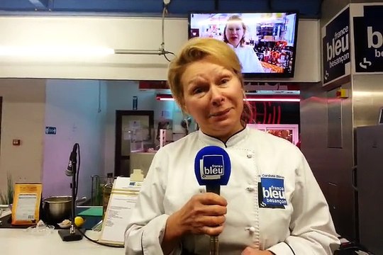 Truite saumonée de Flagy aux choux de Bruxelles, blinis au curry et vinaigrette verte au wasabi