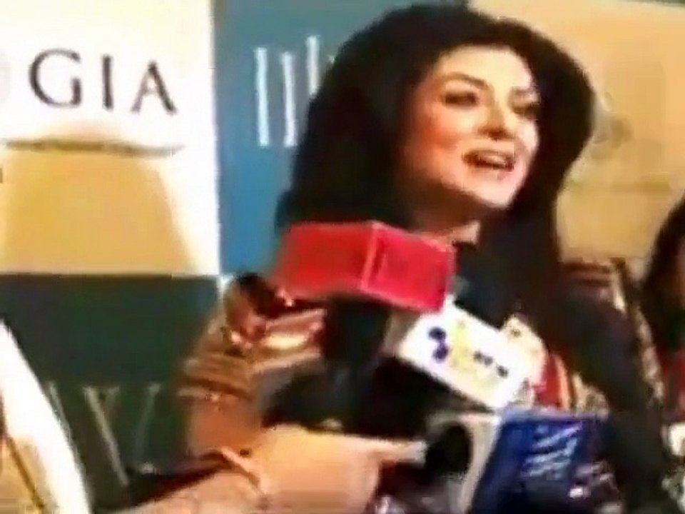 Indian Actress Sushmita Sen Reciting Surah Al A...