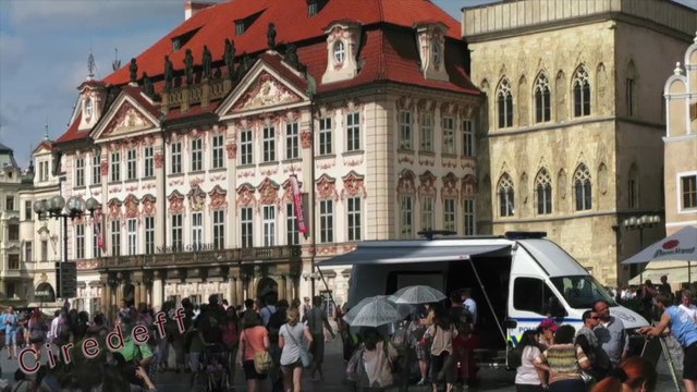 6/6 Tourisme en République Tchèque Visitez Prague Place de la vieille ville Horloge astronomique Pont Charles Tourism in Czech Republic Prague Old Town Square Astronomical Clock Charle bridge Tourismus in Tschechische Republik Besuchen Sie Prag