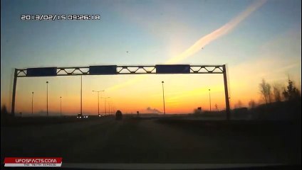 Meteoro na Rússia teria sido atingido por OVNI antes de cair na Terra?