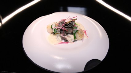 Tagliatelles à l’encre de seiche, Saint-Jacques sautées et écume de beurre nantais coraille par Denny Imbroisi (#DPDC)