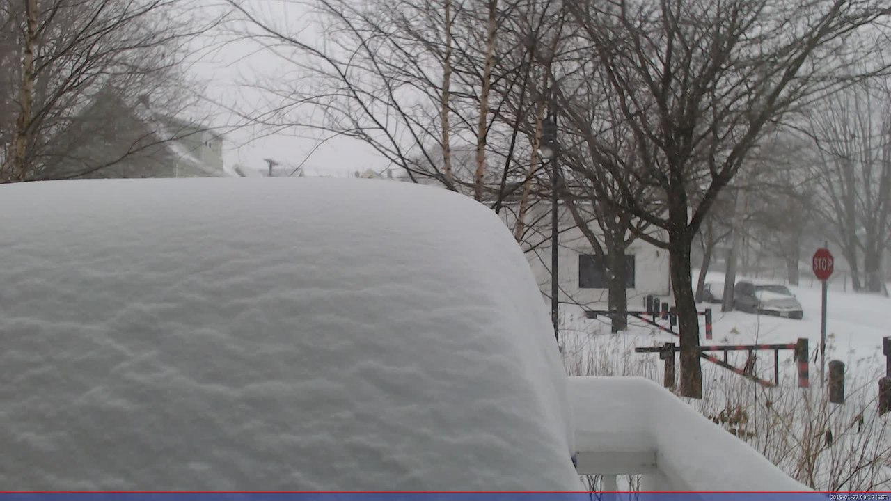 Storm time lapse shows blizzard snowfall