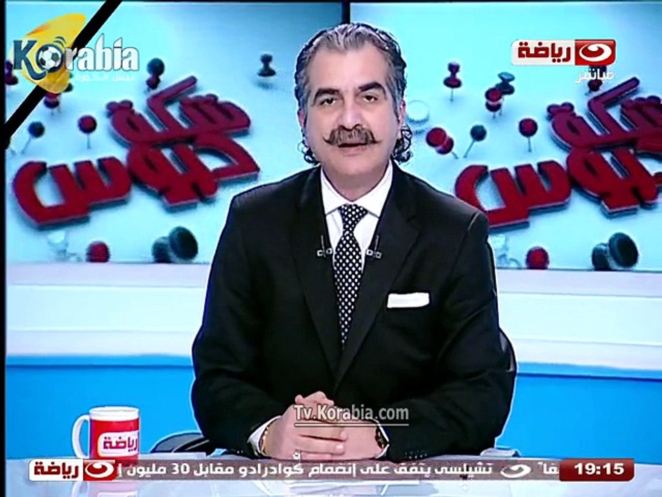 عصام شلتوت يقف و يحيي الشهداء علي الهوا