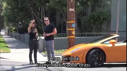 Kadınlar parayı sever, paralı erkeği daha çok sever....