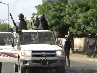 Tension entre militants et policiers
