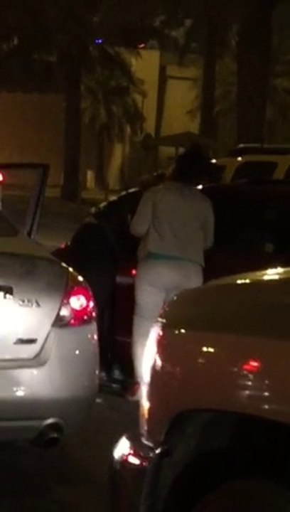 بويه تتهاوش بالشارع بالكويت
