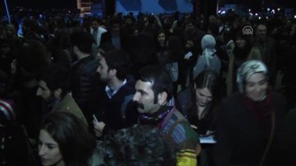 İranlı Müzisyen Mohsen Namjoo Konserine Büyük İlgi