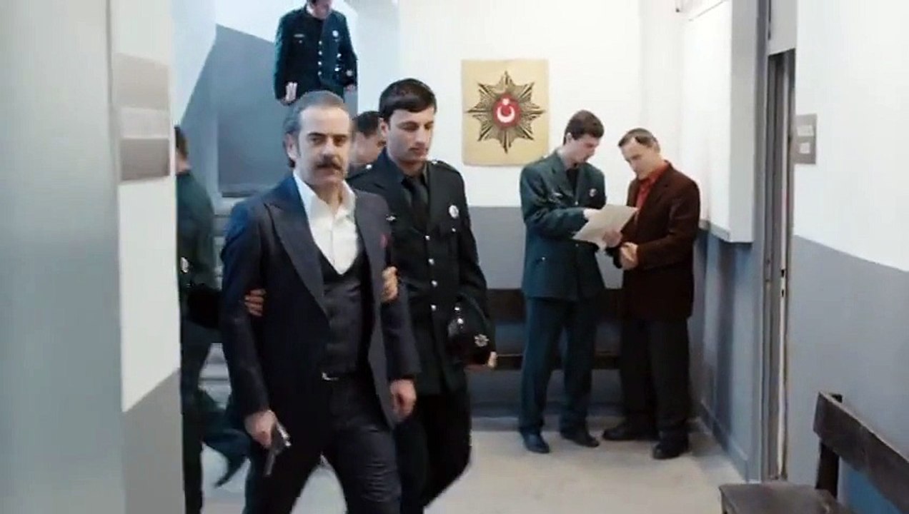 Karadayı 95.Bölüm   Son Sahne - Mahir, Turgut'la karşı karşıya gelir
