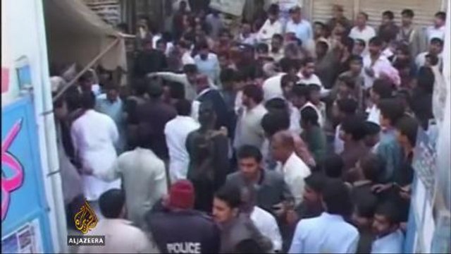 Deadly blast hits Shia mosque in Pakistan